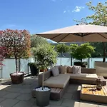Atikka, Penthouse
